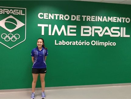 Laura Watanabe realiza testes no Laboratório do Centro de Treinamento Time Brasil