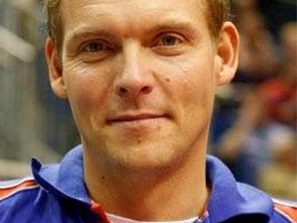 Peter Karlsson, ex-campeão mundial, destaca campanha dos comandados Tsuboi e Calderano no Qatar