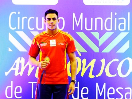 Manauara Alexandre Alfon comemora a conquista do ouro na Classe 10