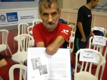 KAÍQUE CONQUISTA OURO NA CLASSE 6 E FAZ PROPAGANDA DO SEU LIVRO
