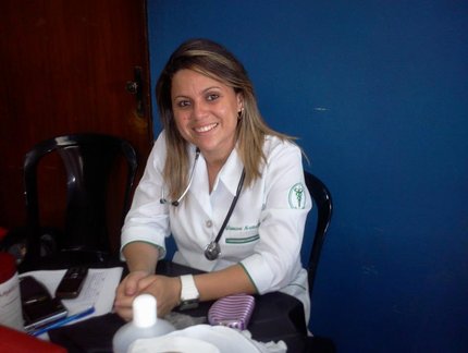 Fisioterapeuta se apaixona pelo tênis de mesa e se transforma em praticante