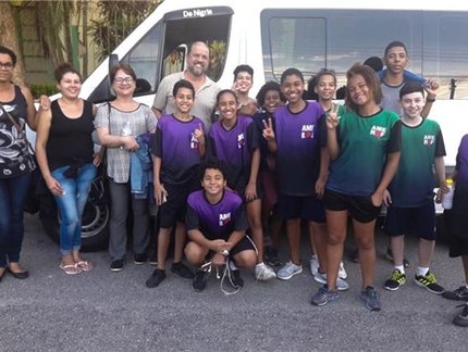 Projeto com tênis de mesa no Rio de Janeiro ajuda no crescimento de crianças, e do esporte no estado