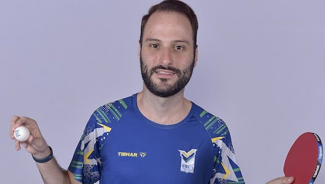 Manara é fã dos tenistas Roger Federer, Rafael Nad