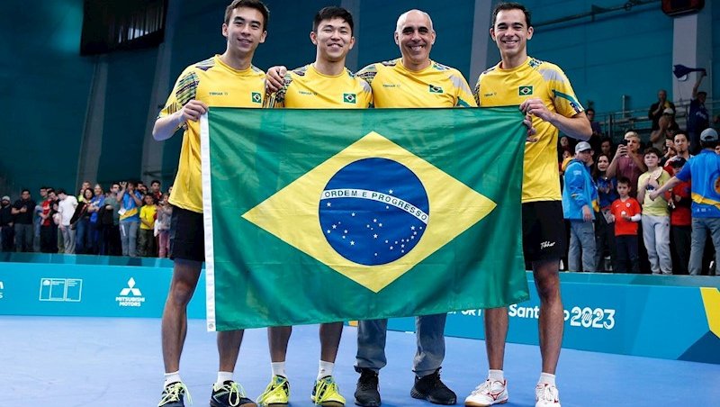 Vitor Ishiy, Eric Jouti, Francisco Arado (técnico)