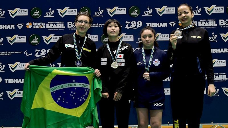 Sophia Kelmer fez grande jogo, mas foi superada na