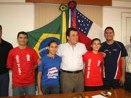 GOVERNADOR DO AMAZONAS RECEBE MESATENISTAS LOCAIS