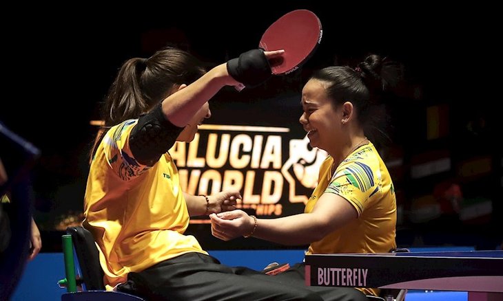 Cátia Silva e Marliane Santos celebram o bronze no