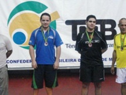 EDIMILSON CONQUISTA TÍTULO NAS CLASSES 8 A 10