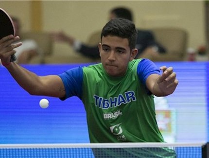 Guilherme Teodoro vence todos os jogos e tem o melhor desempenho entre os brasileiros no primeiro dia do Aberto da Espanha