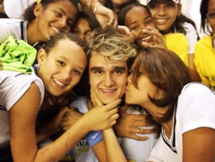 JOGADORES FAZEM SUCESSO COM AS TORCEDORAS