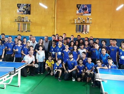 CLUBES DO BRASIL – Tênis de mesa de Varginha começa a colher frutos da prática do esporte para crianças em situação de vulnerabilidade