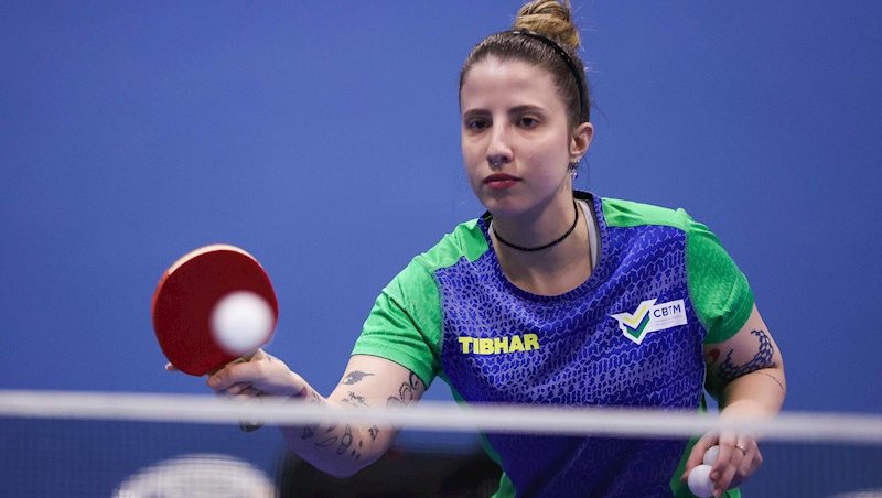 Jennyfer Parinos volta a atuar pela Seleção após o