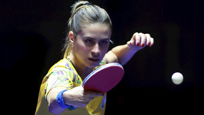 Bruna Takahashi em ação no Campeonato Mundial por 