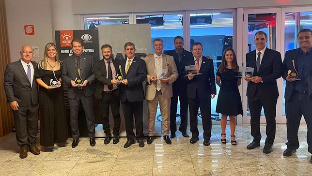 Os representantes das confederações agraciadas no 