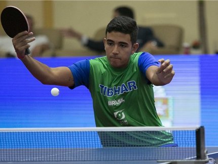 Guilherme Teodoro é campeão juvenil individual e parceria com Eduardo Tomoike vence o torneio de duplas no Aberto Júnior da Sérvia