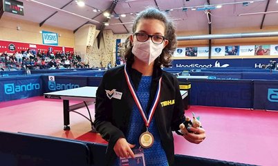Sophia Kelmer leva bronze no individual e Lucas Arabian assegura o pódio no torneio por equipes do Aberto da França