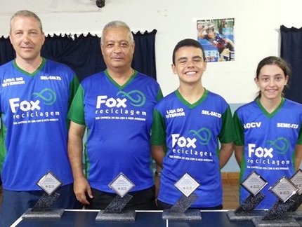 Mesatenistas comemoram bons resultados em torneio da Liga do Interior