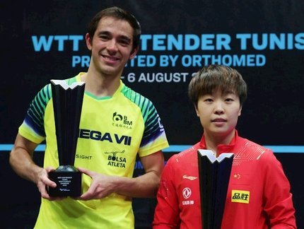 Arrasador! Hugo Calderano pulveriza promessa francesa e é campeão do WTT Contender da Tunísia