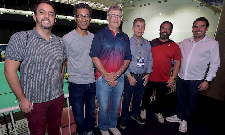 Representantes do Pickleball ao lado do presidente