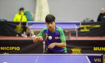 Kim Iwasaki e Hamilton Yamane vencem duelos da fase de grupos e seguem na disputa no sub-19 e sub-15
