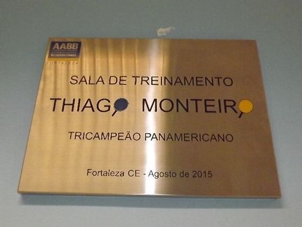 Thiago Monteiro recebe homenagem da AABB Fortaleza e dá nome à sala de treinos