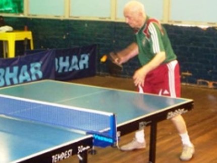 MESATENISTA DE 91 LUTA PARA POPULARIZAR O ESPORTE