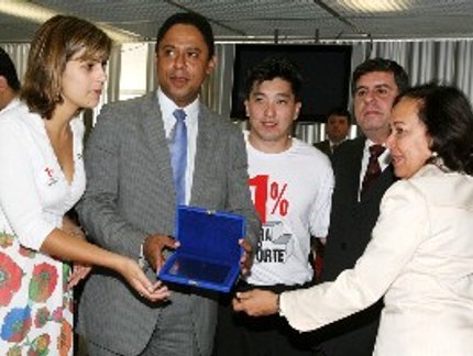 CBTM ENTREGA PLACA DE HOMENAGEM AO MINISTRO DOS ESPORTES
