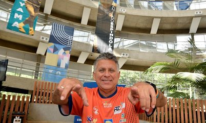 CBTM homenageia Iranildo Espíndola com Bandeirão na Abertura Oficial do TMB Platinum, em São Paulo