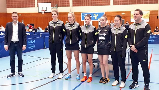 Bruna Takahashi (centro) teve ótima estreia na Ale