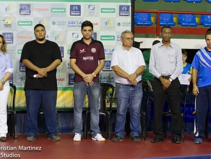 Cerimônia de abertura conta com desfile de atletas e presença de autoridades