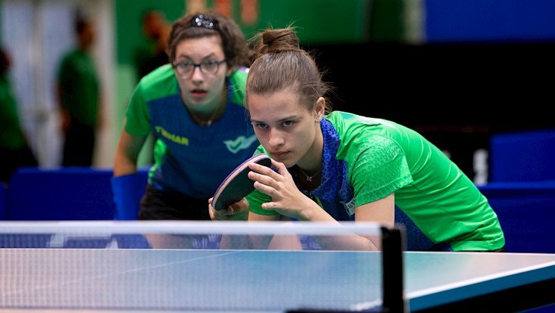 Allana Maschio e Sophia Kelmer são duas jovens da 