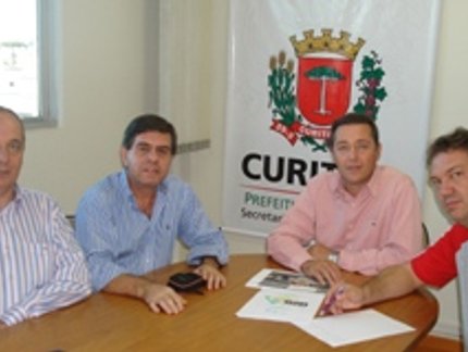PRESIDENTE SE REÚNE COM SECRETÁRIO DE ESPORTE DE CURITIBA
