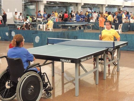 Rodadas finais das Paralimpíadas Escolares agitam o tênis de mesa