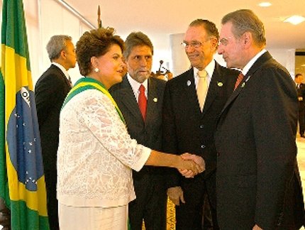 DILMA RECEBE PRESIDENTE DO COI E GARANTE APOIO AOS JOGOS