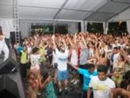 PROSSEGUEM EM SANTOS ATIVIDADES NAS TENDAS