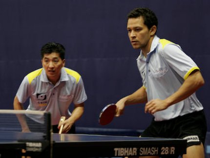 HUGO HOYAMA/THIAGO MONTEIRO VENCEM PERUANOS