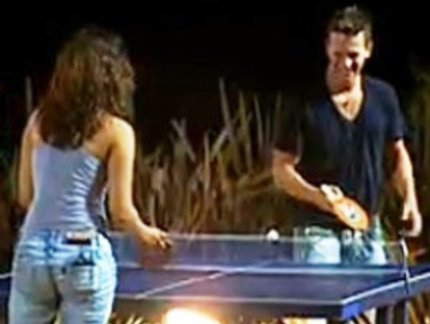 MESMO NA ROÇA, CAROL SE DIVERTE E SE MOSTRA MUITO BOA NO ESPORTE