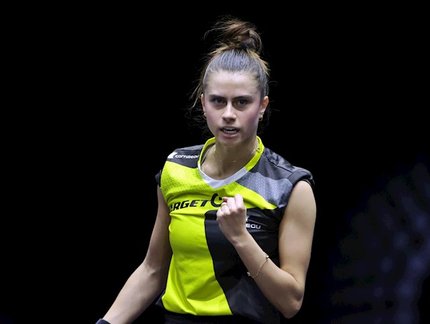Bruna Takahashi vence mais uma e avança às quartas no WTT Star Contender da Hungria