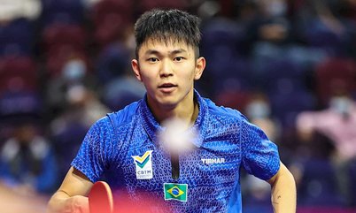 Eric Jouti faz jogo acirrado, mas cai para chinês na fase preliminar 2 do WTT Contender, em Omã