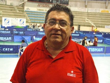 ATLETA VETERANO É TÉCNICO E JOGADOR AO MESMO TEMPO