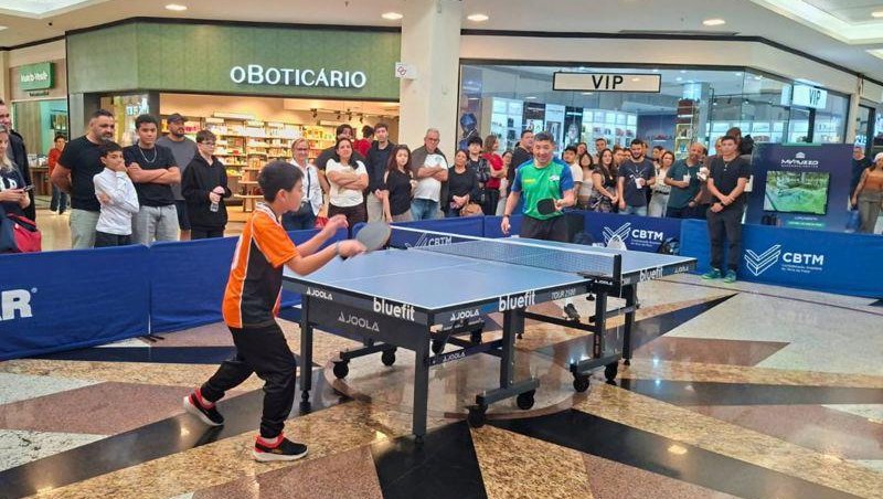 CBTM promove experiência com Hugo Hoyama no Vale Sul Shopping e celebra contagem regressiva para o WTT Star Contender São José dos Campos 2026