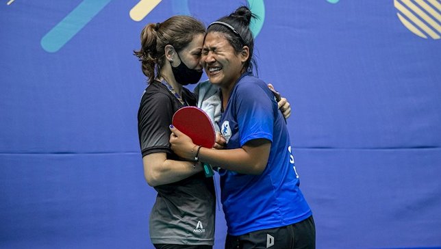 Rejane Cordeiro se emociona ao vencer o absoluto D