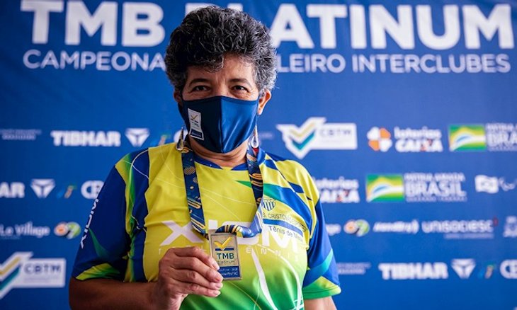 Joana Palmeira comemora o título na categoria vete