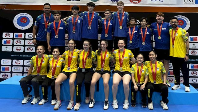 Delegação brasileira comemora as quatro medalhas c