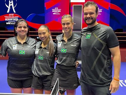 Seleção feminina conquista a inédita classificação para a segunda fase do Mundial por Equipes; equipe masculina também segue na disputa
