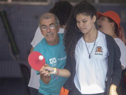 Festival Transforma, do COB, leva tênis de mesa para escolas de Santos e Rio de Janeiro
