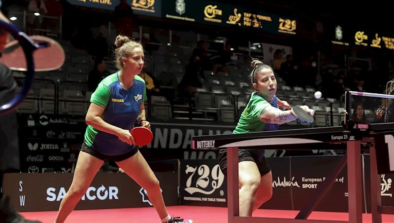 Danielle Rauen e Jennyfer Parinos enfrentam dupla 