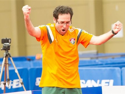 Brasileiro de Verão: Após emagrecer 14 quilos e treinamento intenso, Claudio Beznos conquista título do Veterano 4