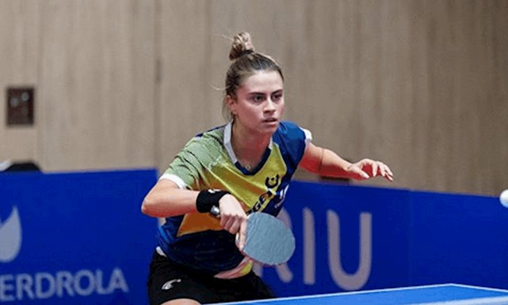 Bruna Takahashi em ação na fase de grupos do maste