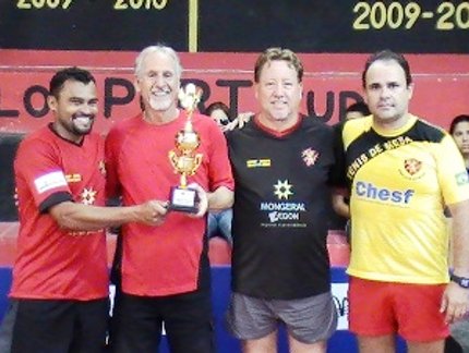 SPORT CLUB DO RECIFE PRESTA HOMENAGENS A SEUS ATLETAS